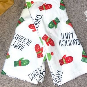 Rae Dunn happy holidays towel 2 pack set